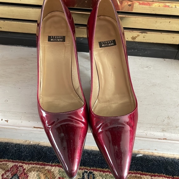 Stuart Weitzman heels, slight ombré red. Size 7B - Picture 5 of 5